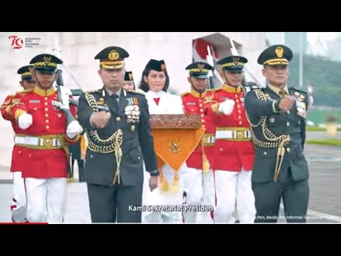 prosesi-kirab-bendera-pusaka-dan-teks-proklamasi-menuju-ikn