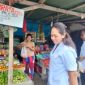 Wabup Rote Ndao Blusukan ke Pasar Metina, Sapa Pedagang dan Ingatkan Pentingnya Kebersihan