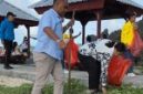 Dari Bincang Santai Jadi Aksi Nyata, Gerakan Bersih Pantai Mahasiswa UT Bersama Wabup Rote Ndao